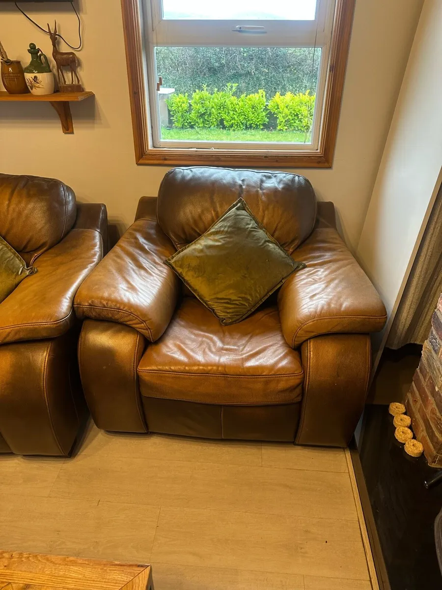 Brown Leather suite - Image 2