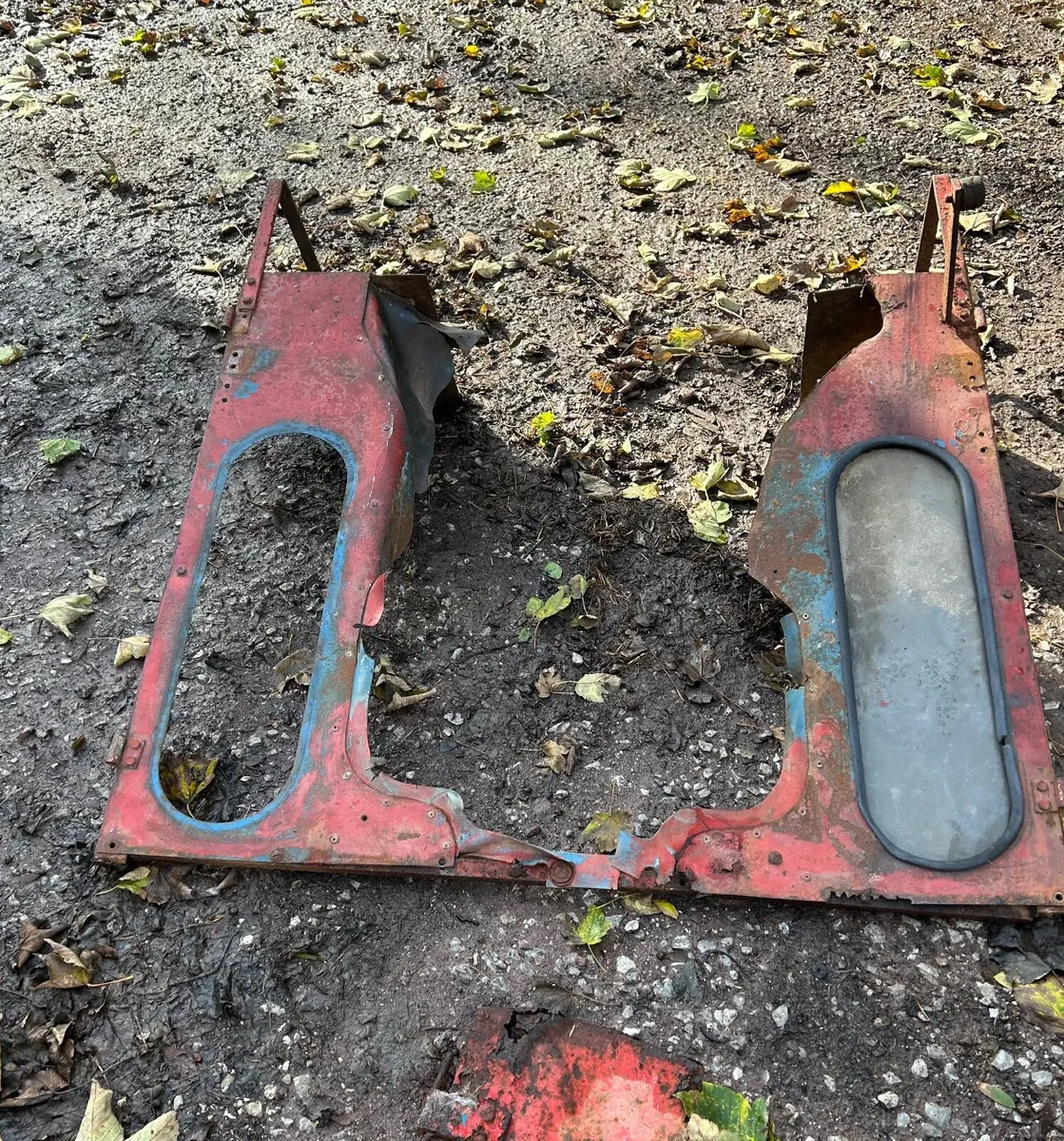 Lambourne cab parts - Image 4