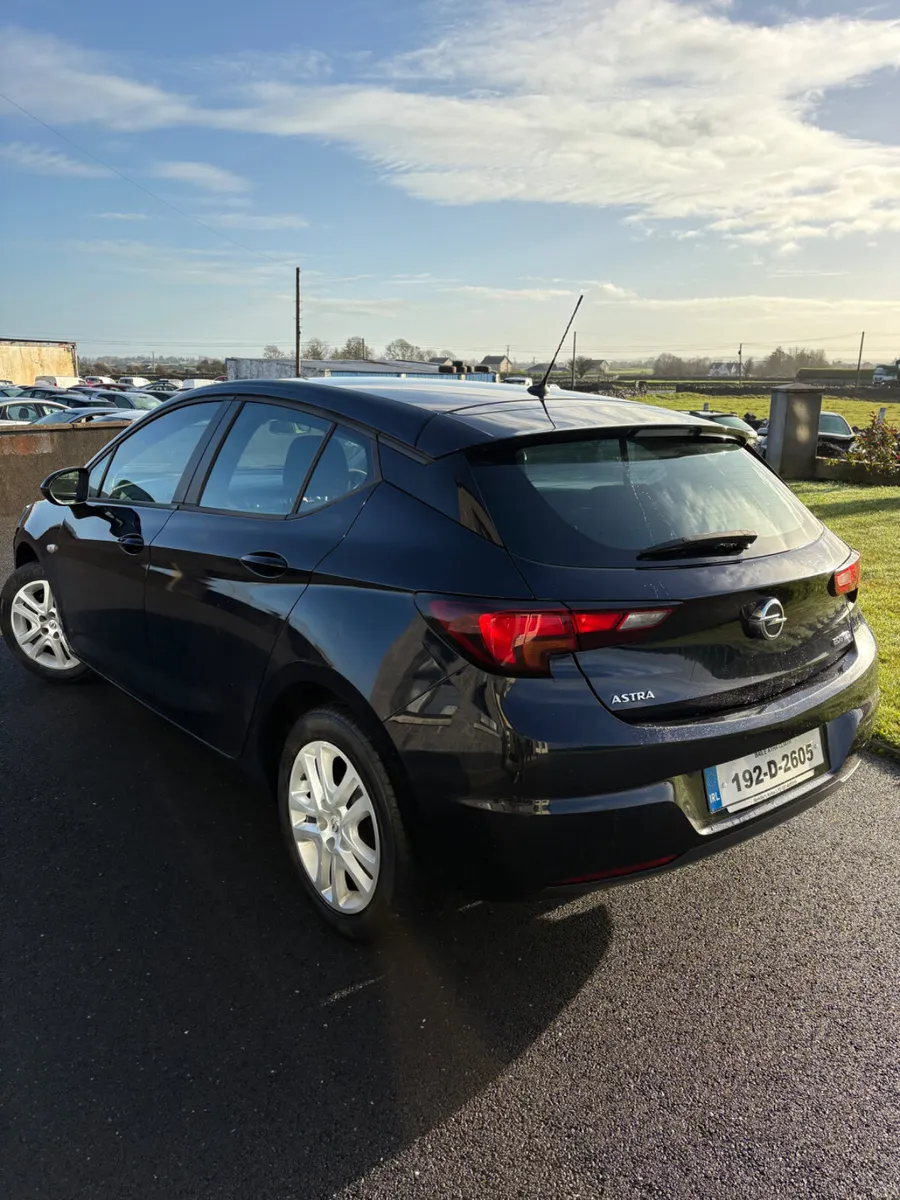 Opel Astra 2019 - Image 3