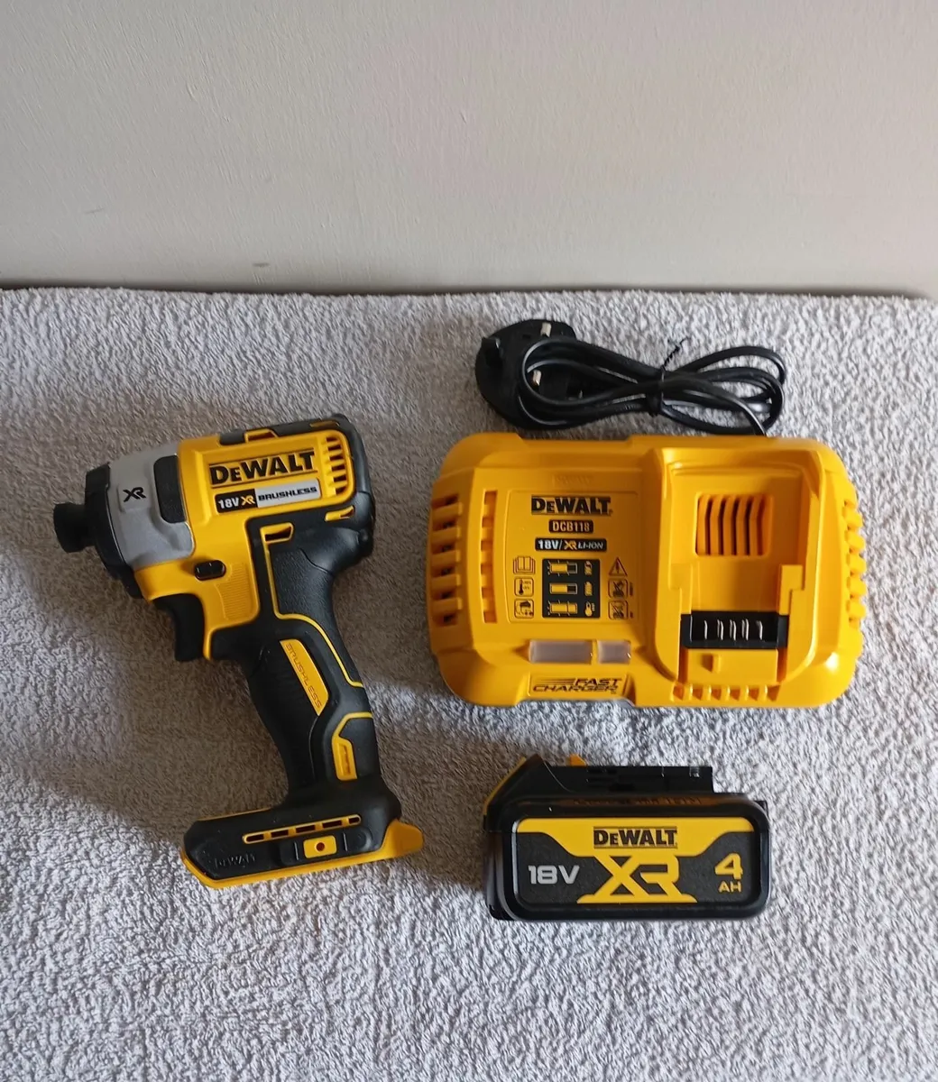 DeWalt Impact Driver Set - Image 1