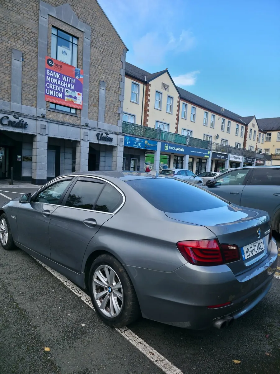 BMW 5-Series 2010 - Image 3