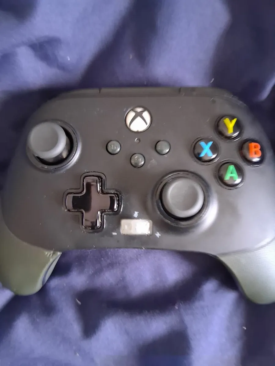 Xbox pro controller - Image 1