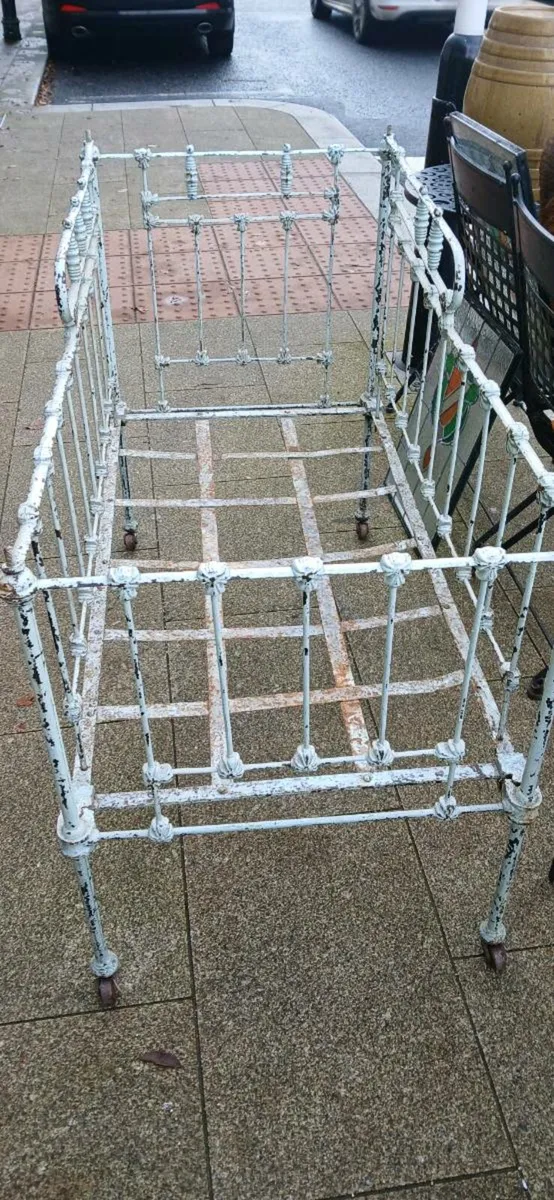 Child's victorian iron  cot bed - Image 1