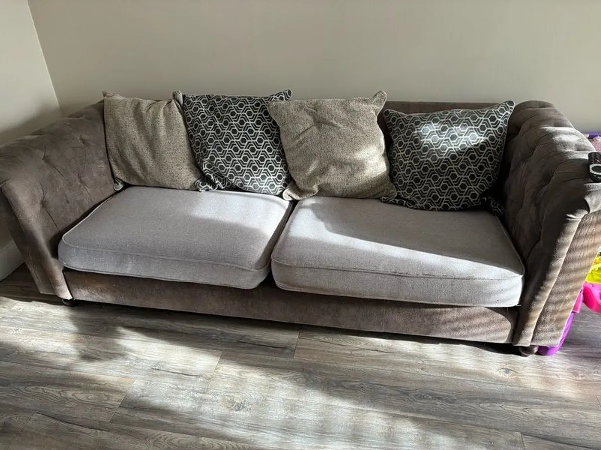 3 + 2 seater sofa in good condition no rips or tears - Image 2