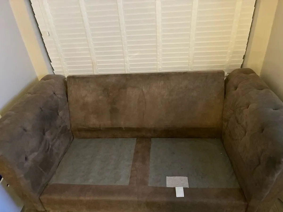 3 + 2 seater sofa in good condition no rips or tears - Image 3