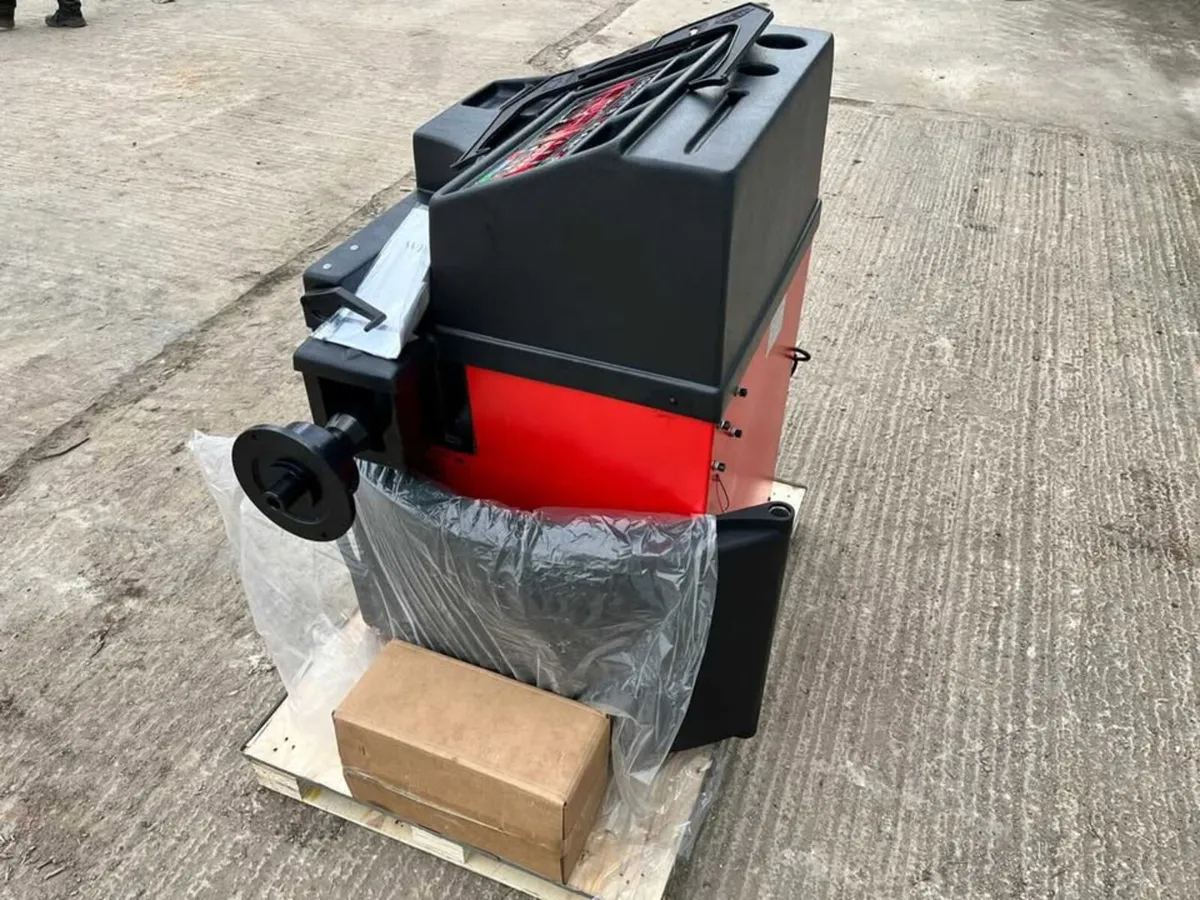 New 2025 220V Wheel Balancer **Online Auction** - Image 3
