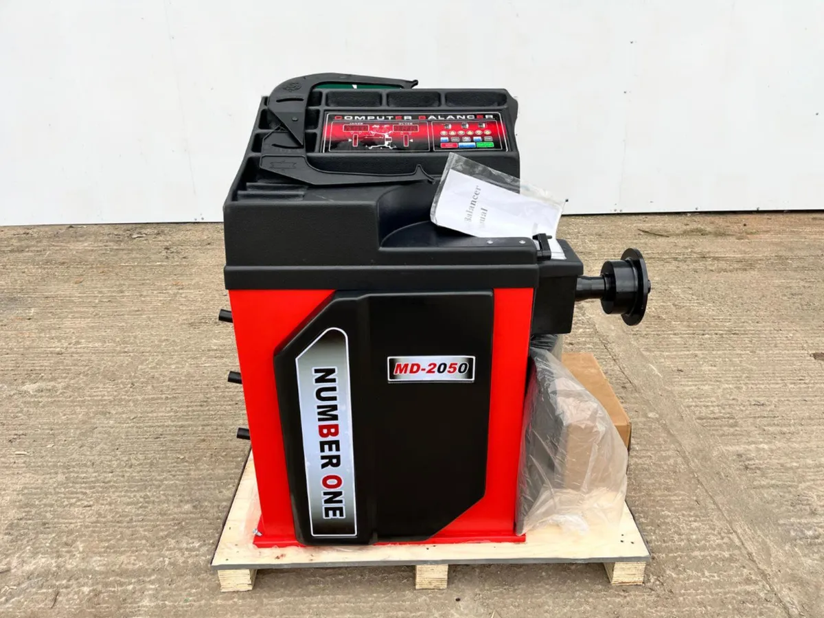 New 2025 220V Wheel Balancer **Online Auction** - Image 1