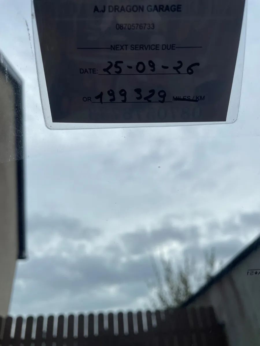 Volkswagen Golf 2010 - Image 2