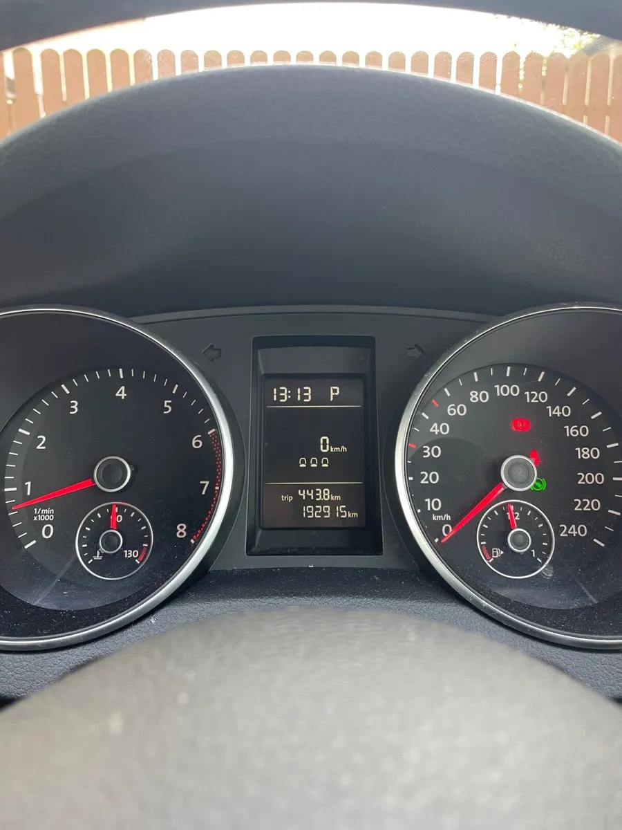 Volkswagen Golf 2010 - Image 3