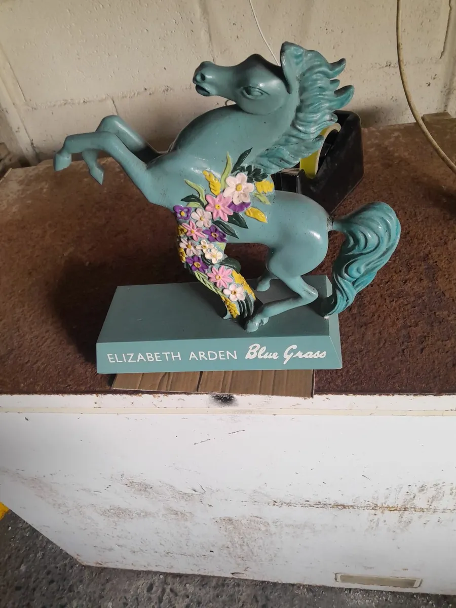 Vintage  elizadeth arden counter top figure - Image 1