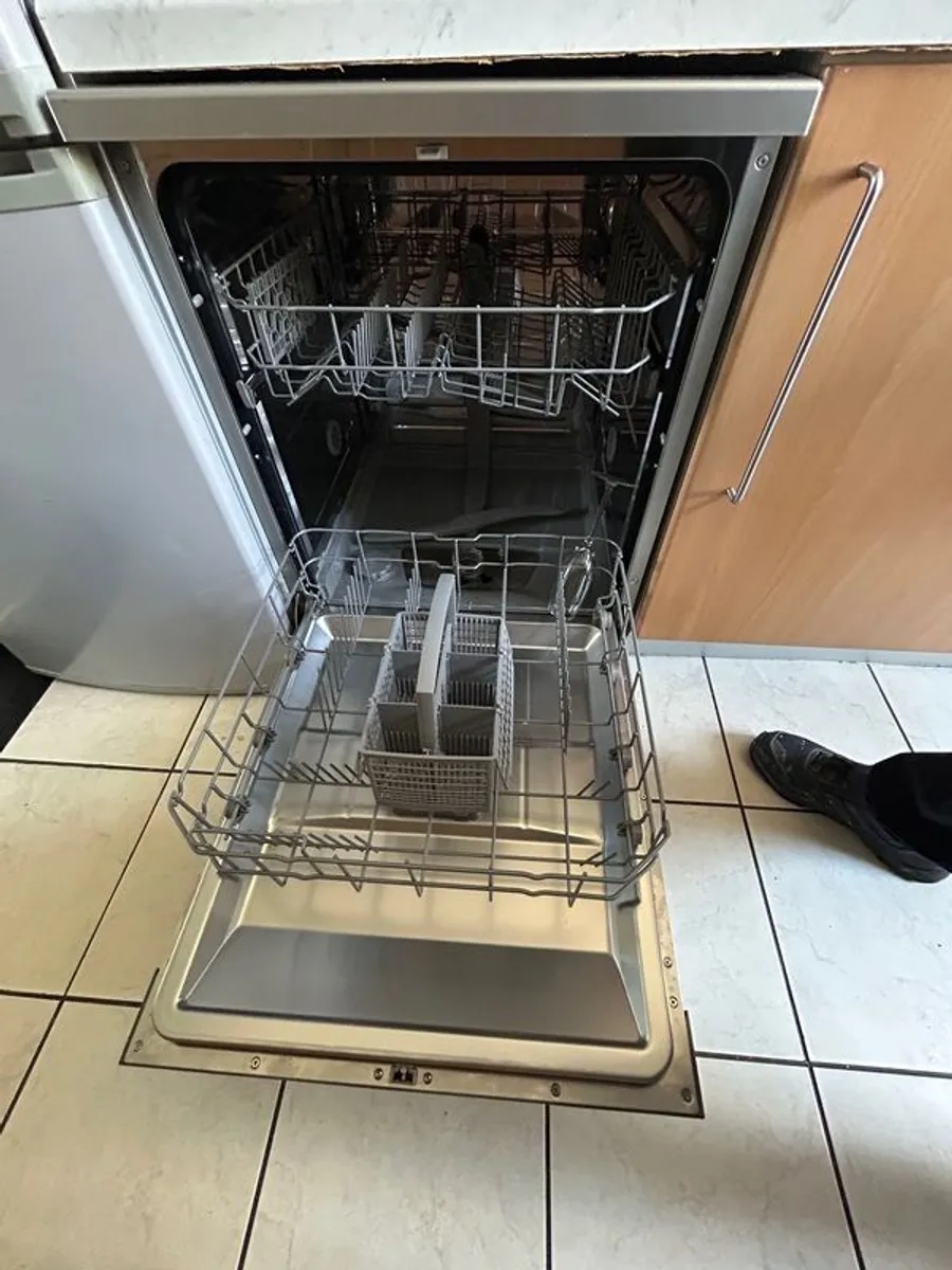 Dishwasher - Image 2