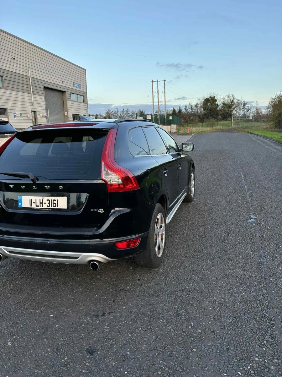 Volvo XC60 R-design 2.0D NEW NCT 07/2026 - Image 4