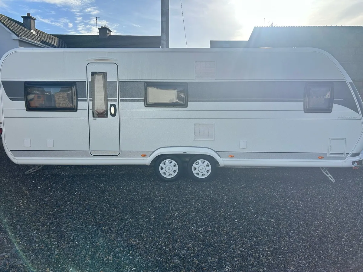 2022 hobby 6 berth fixed bed - Image 3