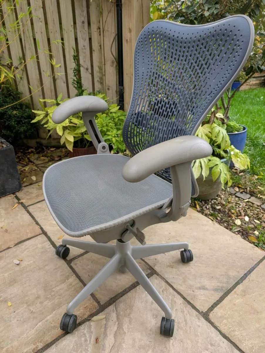 Ergonomic office chair - Image 3