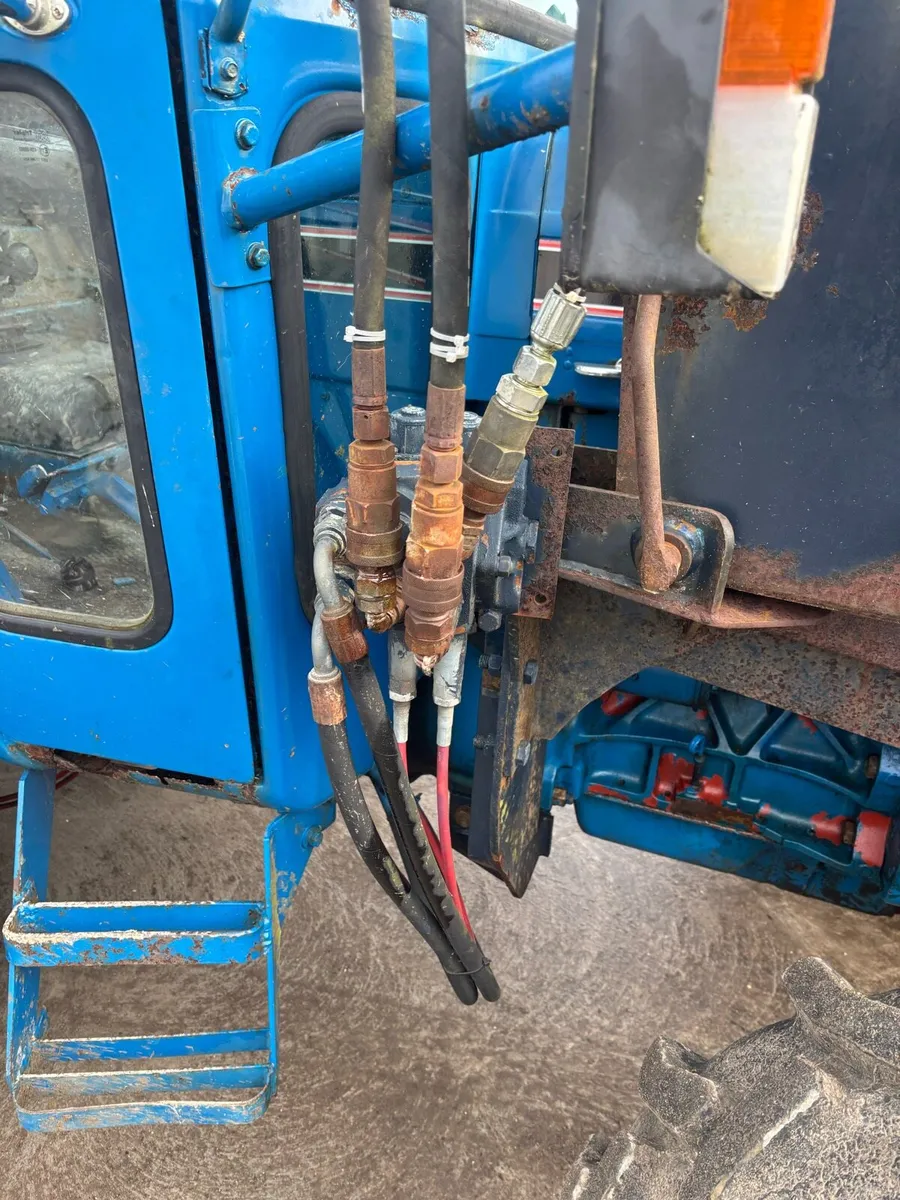 Tractor front loader - Image 3