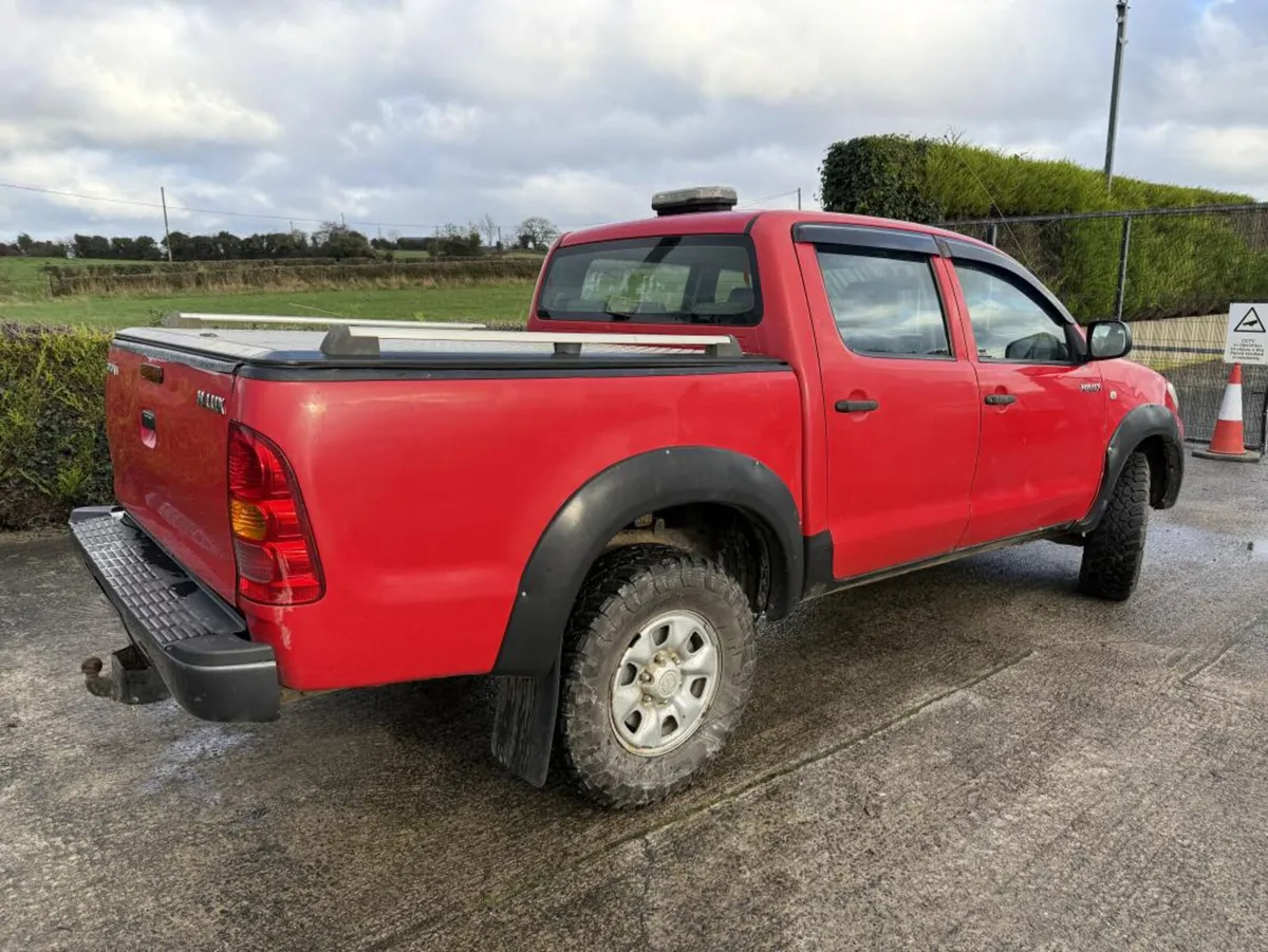 2011 Toyota Hilux Double Cab **Online Auction** - Image 4