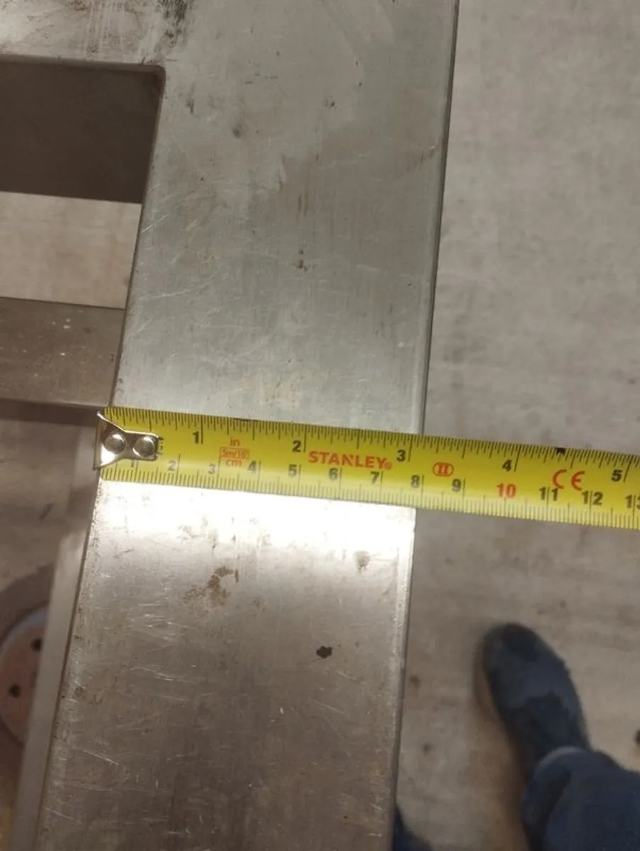 Stainless steel Table - Image 3