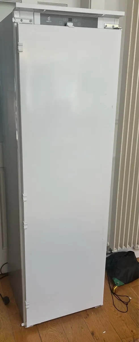 Whirlpool integrated 6th sense fridge - Image 4