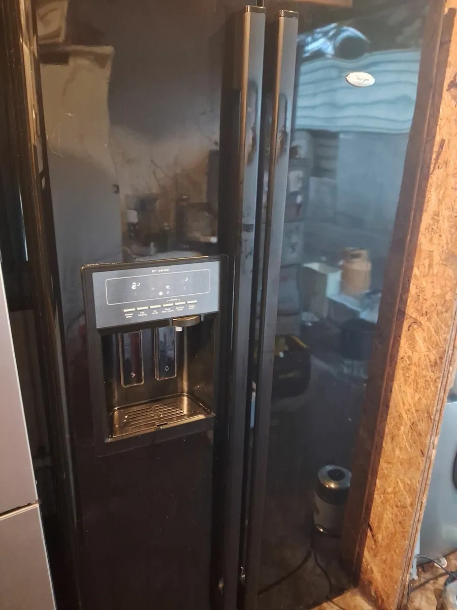 WHIRLPOOL AMERICAN FRIDGE AND FREEZER - Image 4