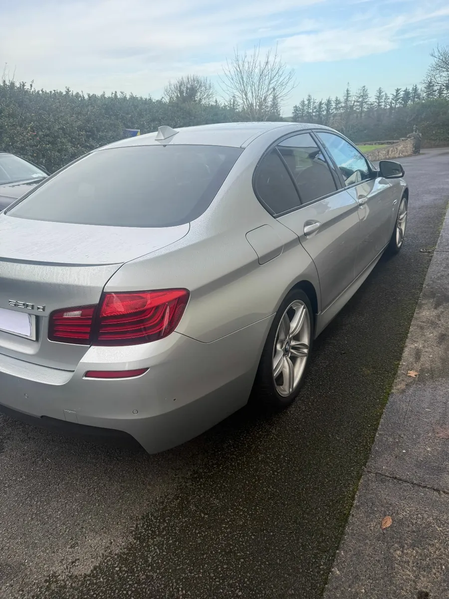 BMW 5-Series 2016 - Image 2