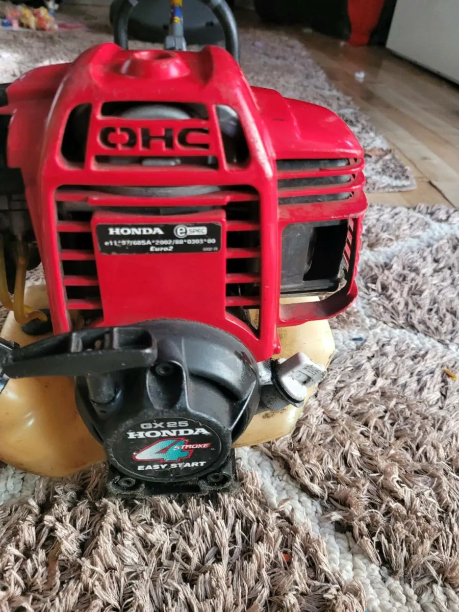 Honda 4 stroke strimmer - Image 2