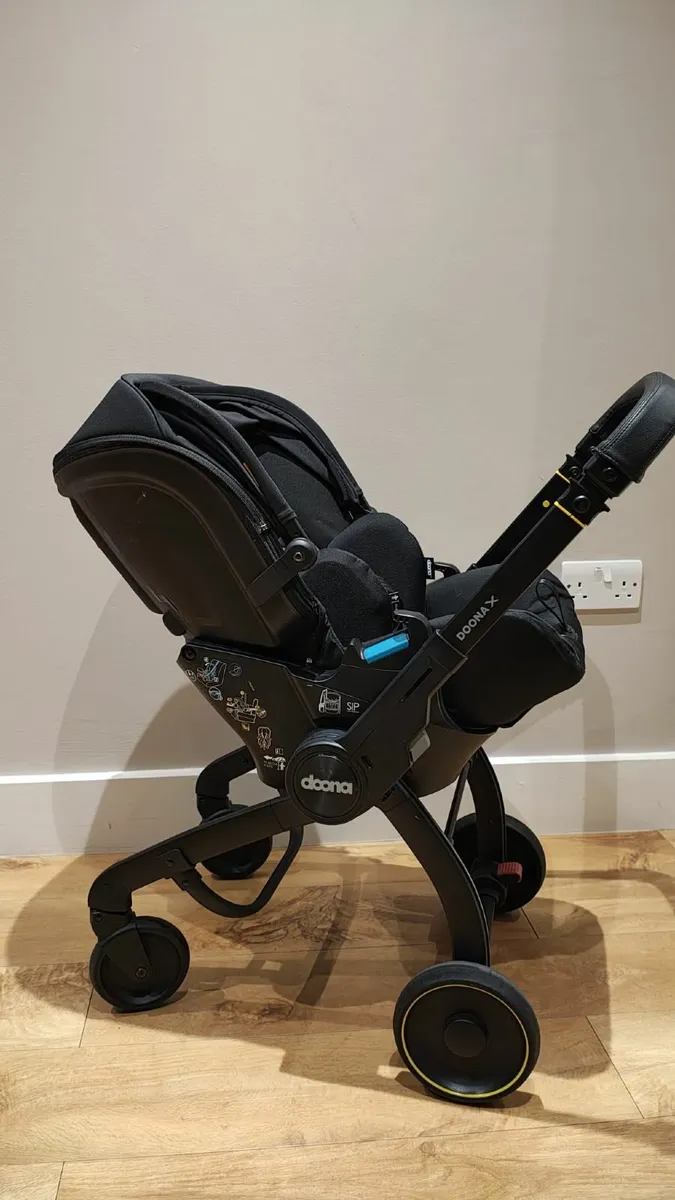 Doona X infant car seat & stroller - Image 1