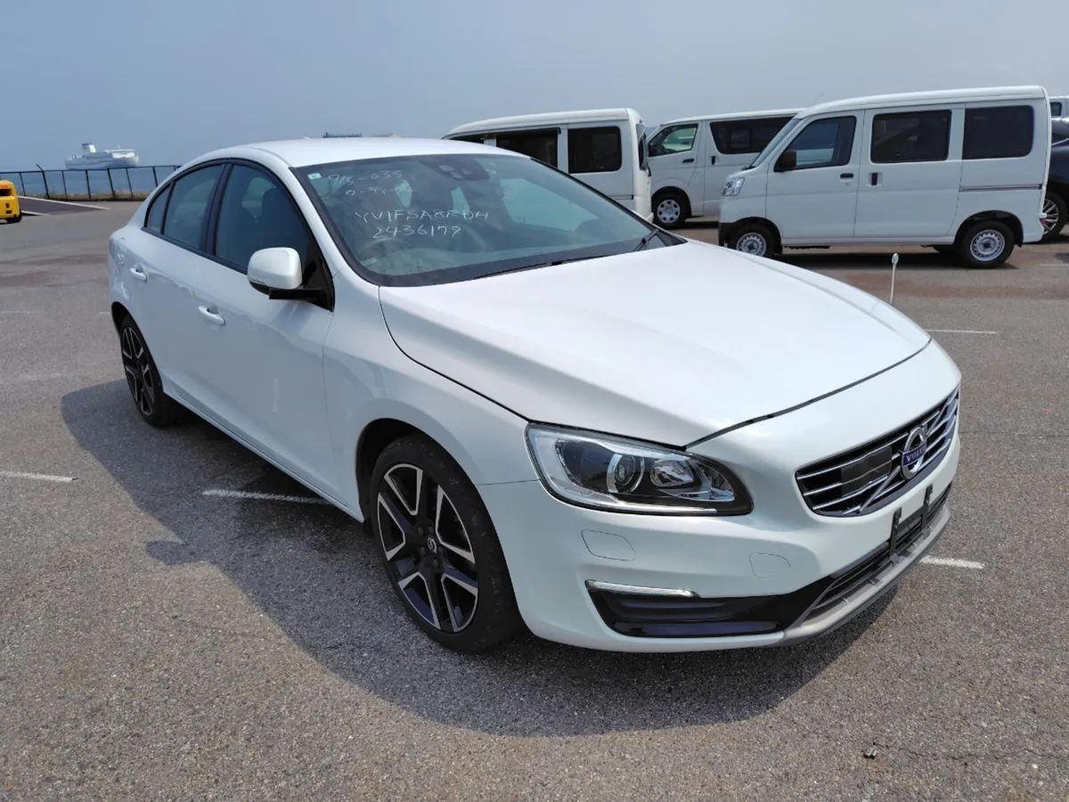 2.0D4 SE LUXURY PLUS 4DR SALOON AUTO WITH ONLY  35 - Image 1