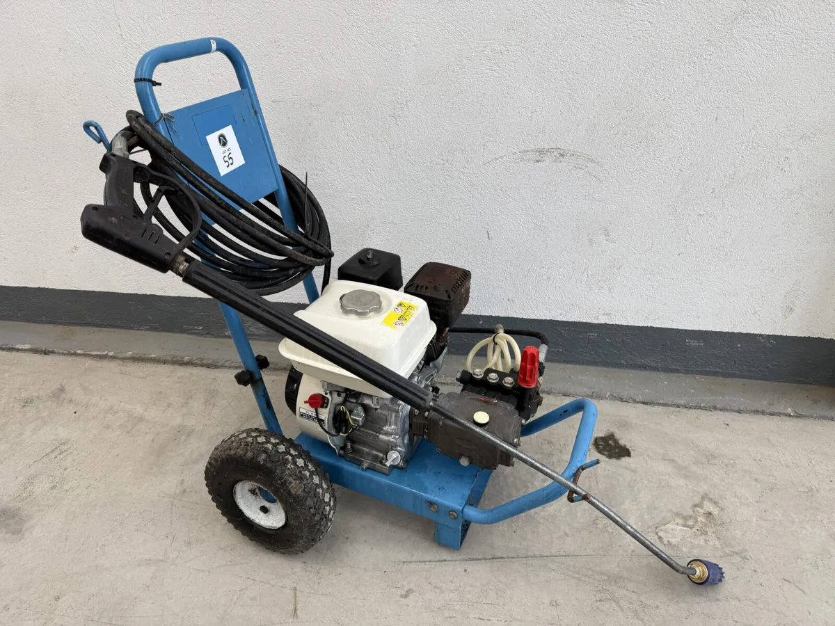 Honda Power Washer **Online Auction** - Image 1