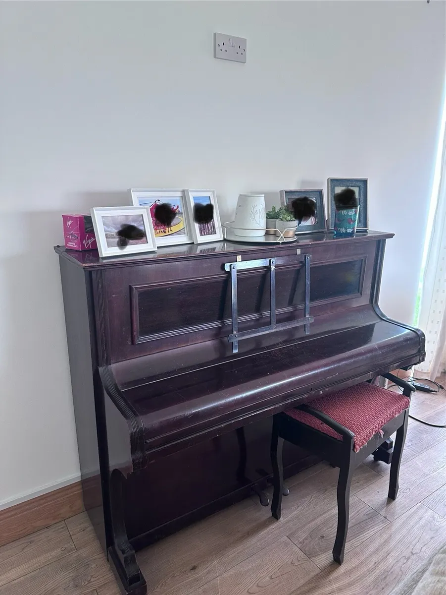 Piano - Image 1