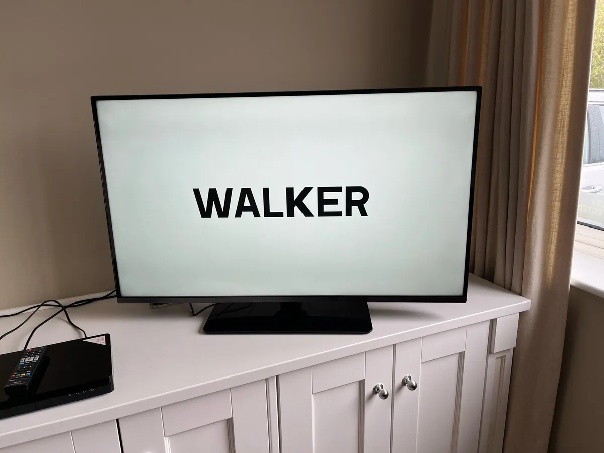 43” WALKER SMART TV BRAND NEW WITH THE BOX - Image 1