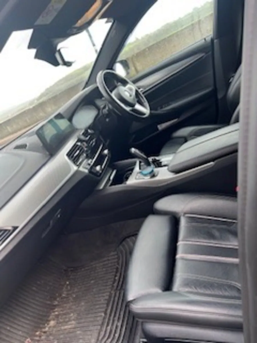 BMW 5-Series 2019 - Image 3