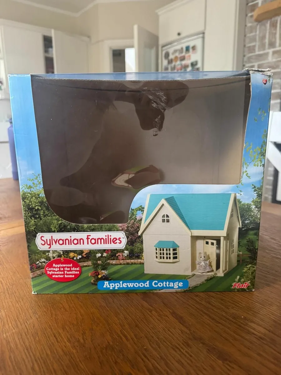 Sylvanian Families - Applewood Cottage - Image 4