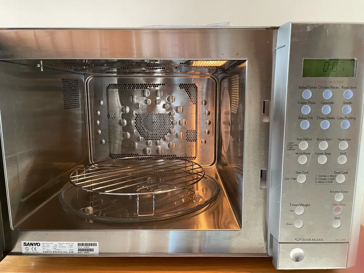 SANYO microwave oven with fan oven and power grill - Image 2