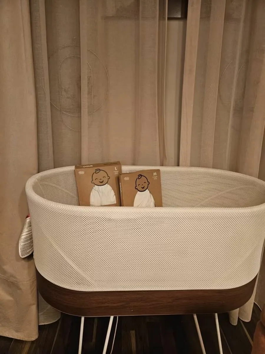 Baby Bassinet with 2 SNOO Sacks gently used - Image 2