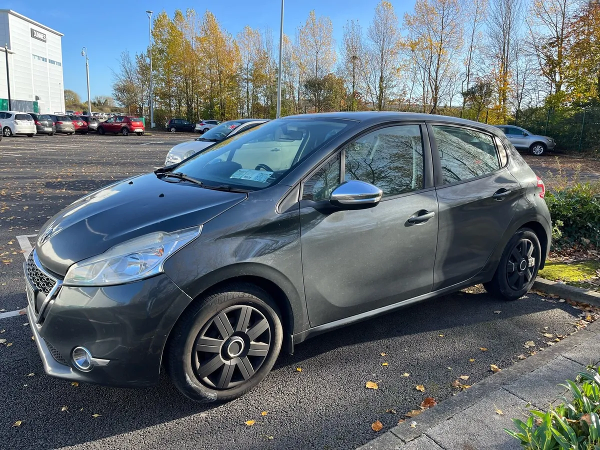 Peugeot 208/2013 model for sale - Image 3