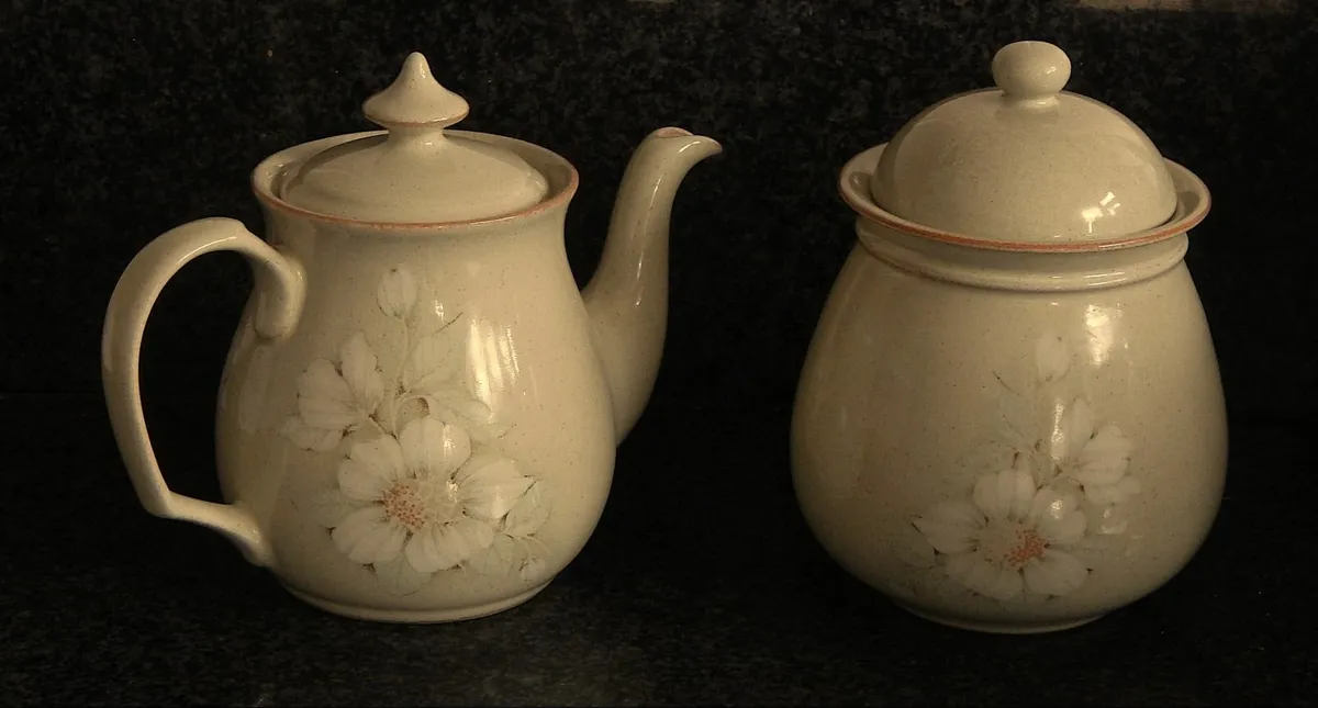 Denby Daybreak Design Teapot & Biscuit Barrel - Image 2