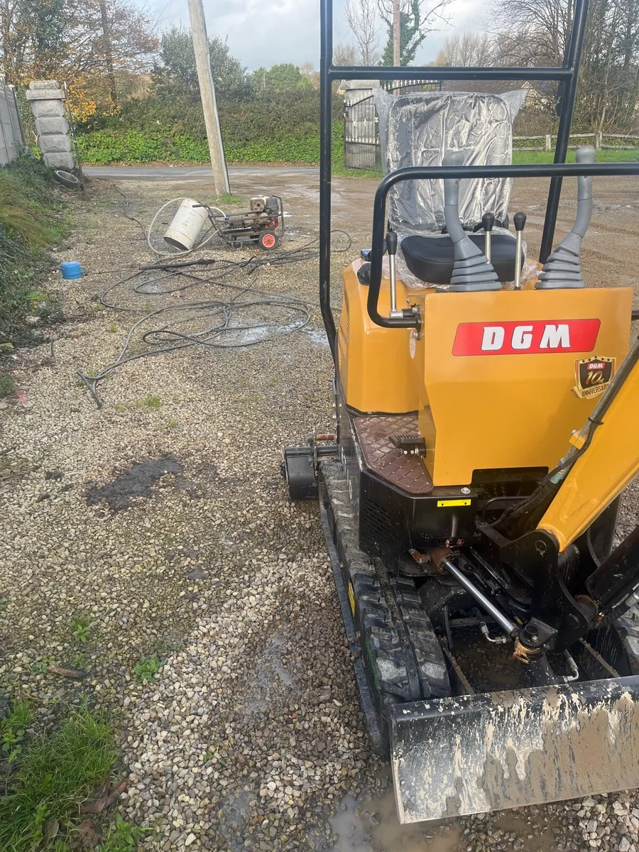 1 tonne Mycro mini digger - Image 3