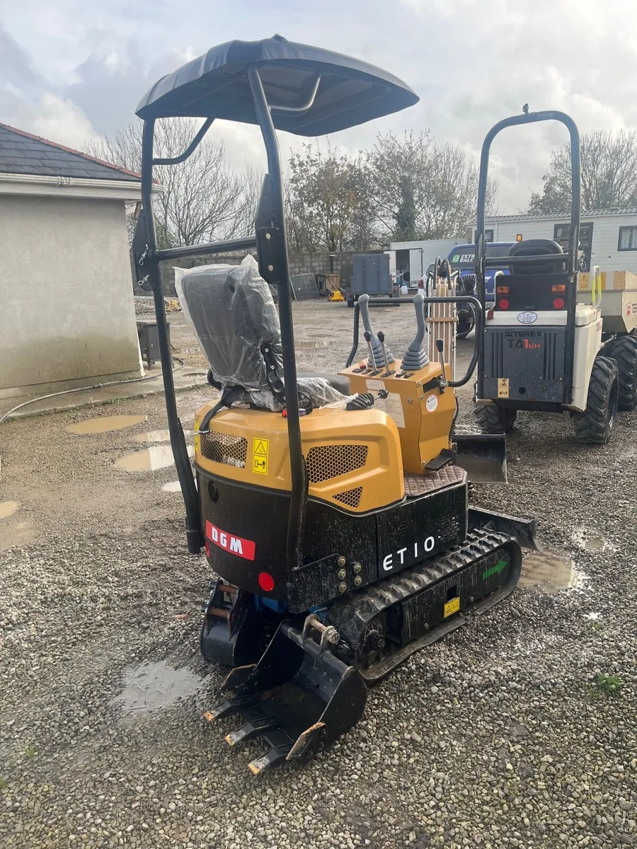 1 tonne Mycro mini digger - Image 4