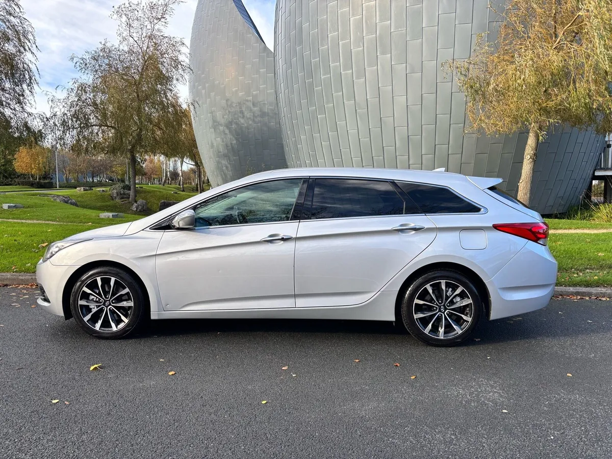 Hyundai I40 1.7 Auto Estate Business SE NCT02/2027 - Image 4