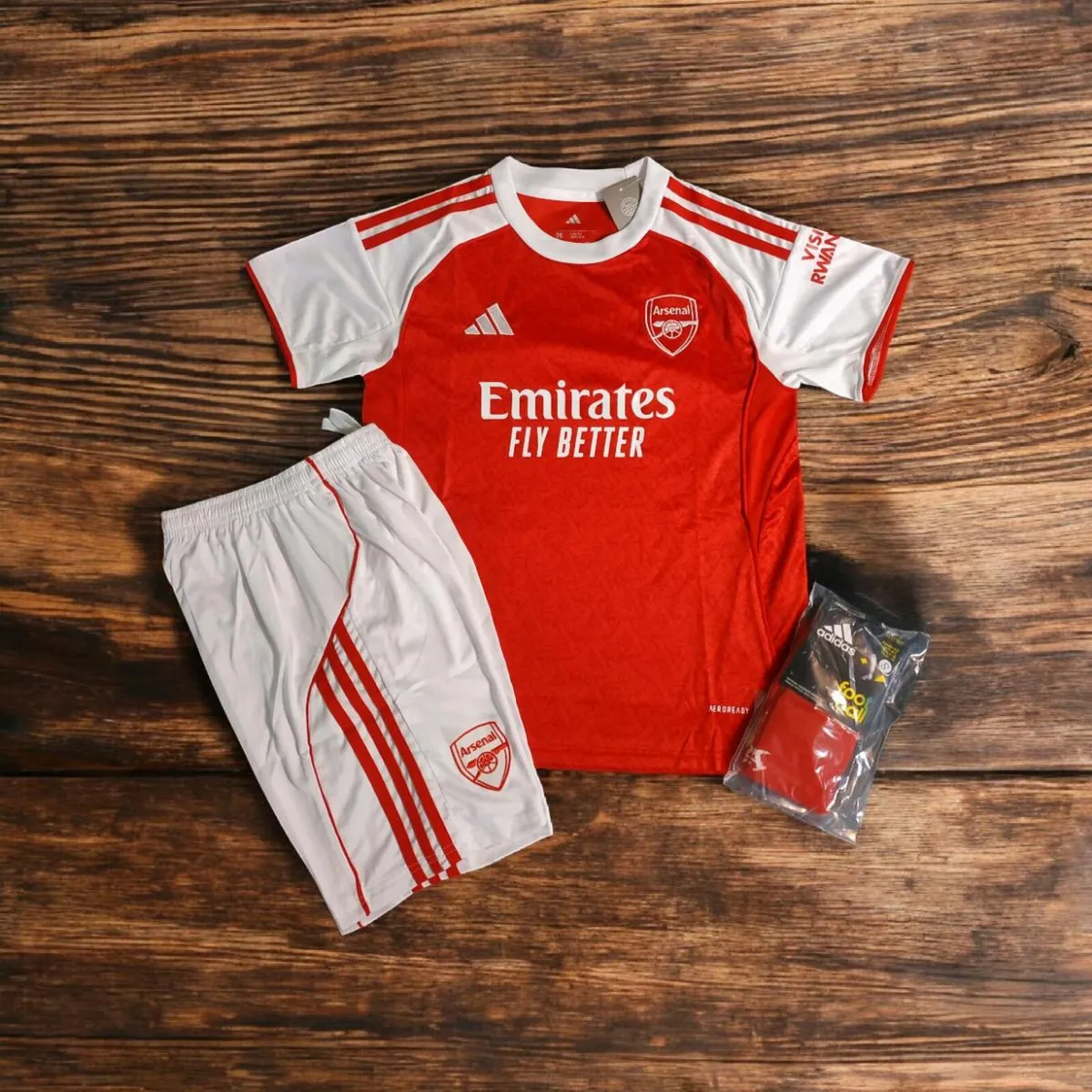 ARSENAL ( HOME) KIDS FULL KIT ,10/11 YRS - Image 1