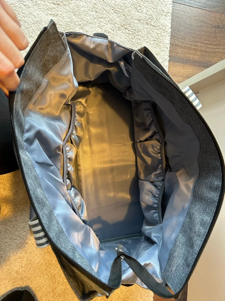 Dreambaby changing bag - Image 3