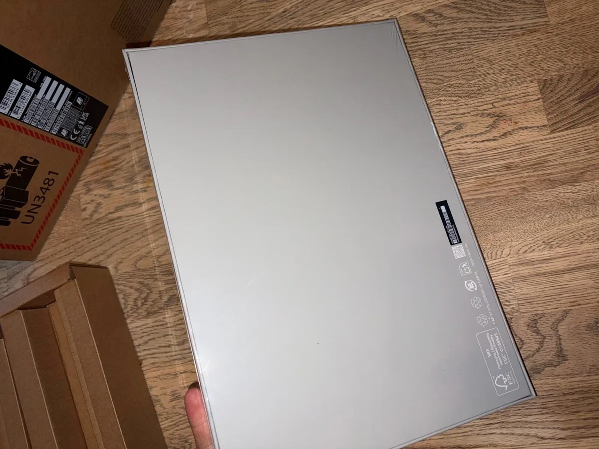 ASUS Zenbook 14, OLED 14 inch screen, 512GB SSD - Image 2