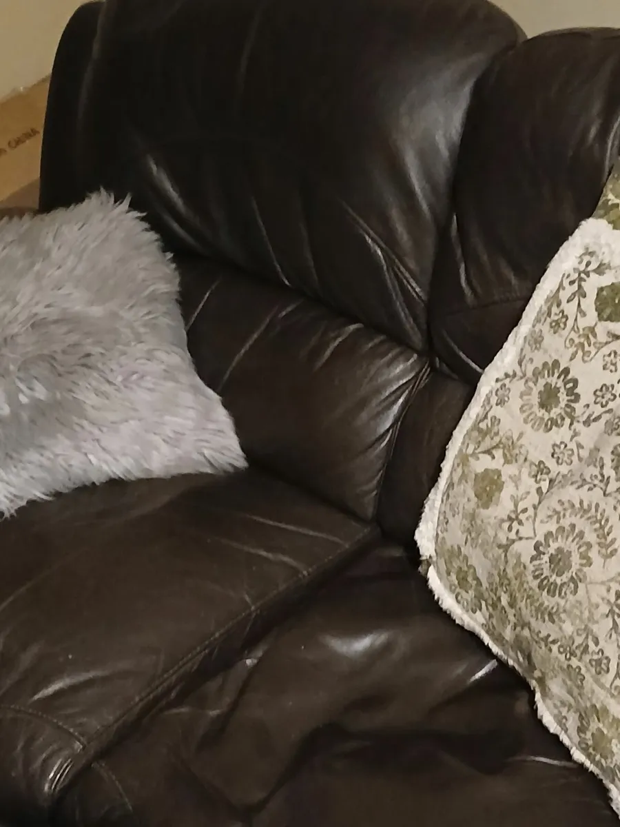 3 seater + 2 seater leather couch 'dark brown' - Image 3