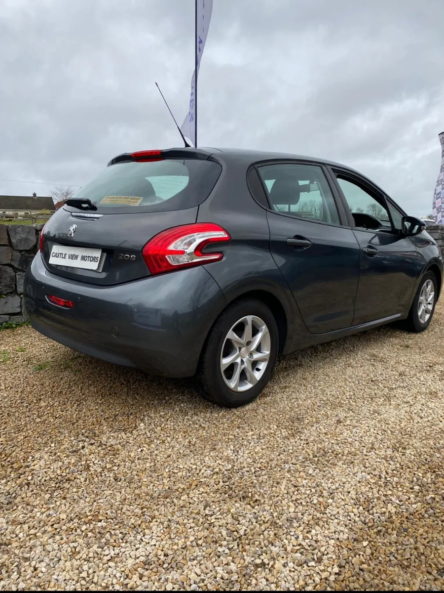 131 Peugeot 208 1.2 Petrol Mint - Image 3