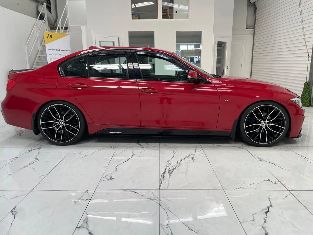 BMW 3-Series 2014 - Image 2