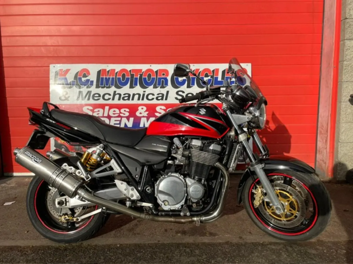 Suzuki GSX 1400 - Image 4
