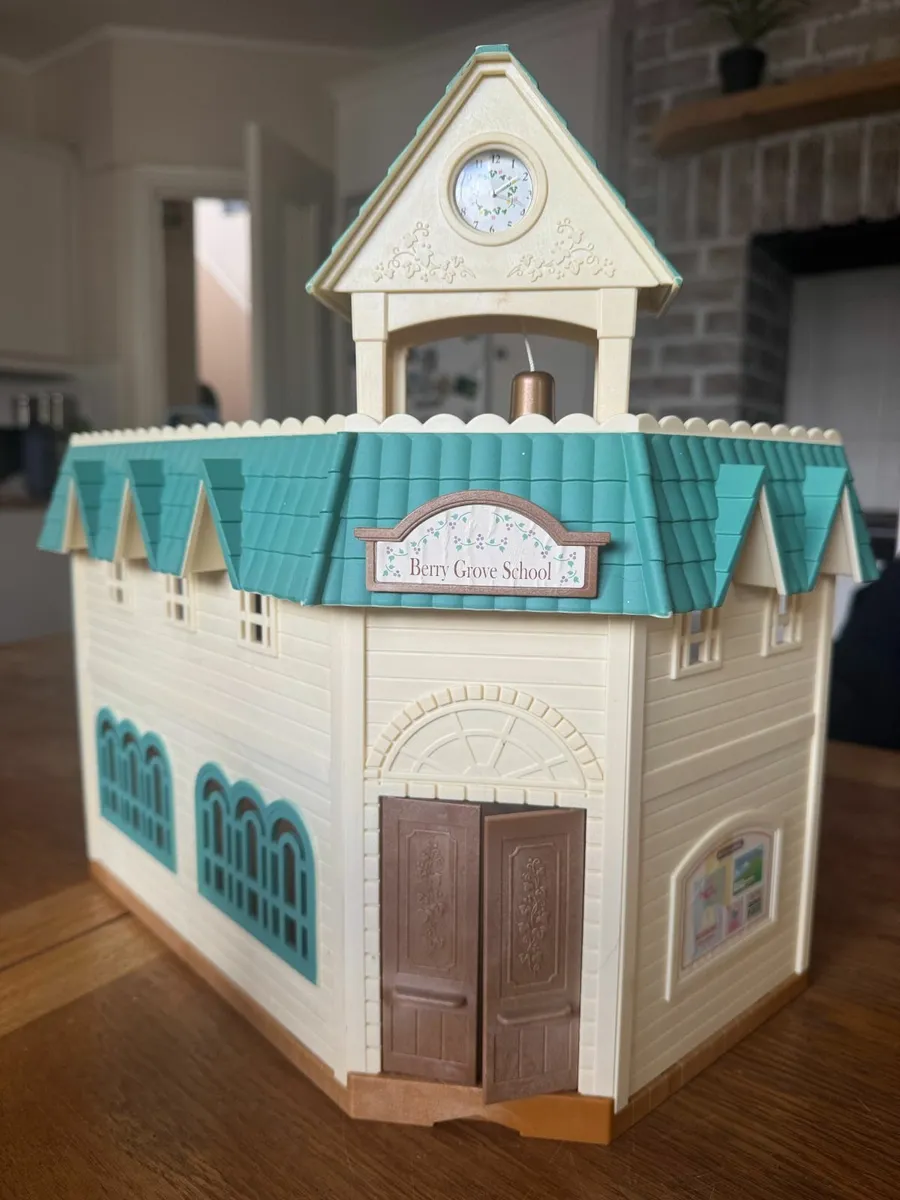 Sylvanian Families - Berry Grove School - Image 4