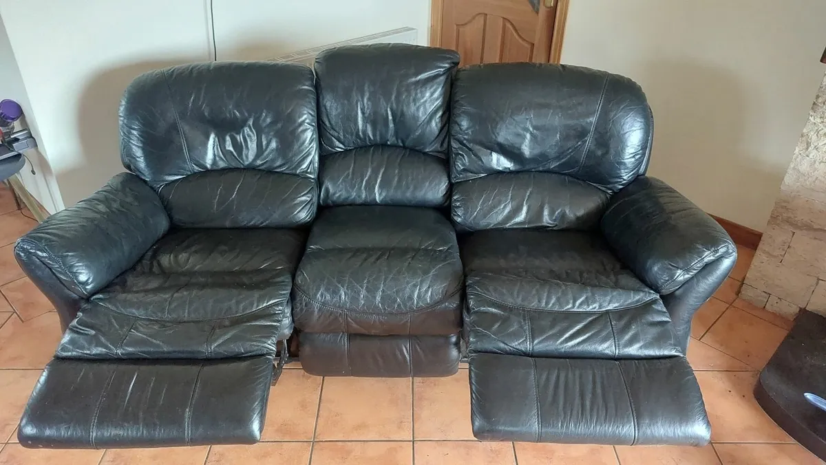 Leather 3 Seater Recliner Couch - Image 2