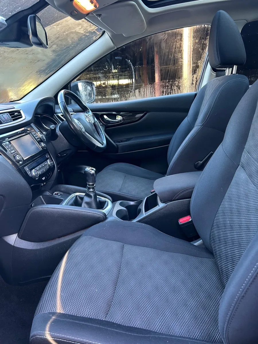 Nissan Qashqai 2015 Acenta Premium - Image 3