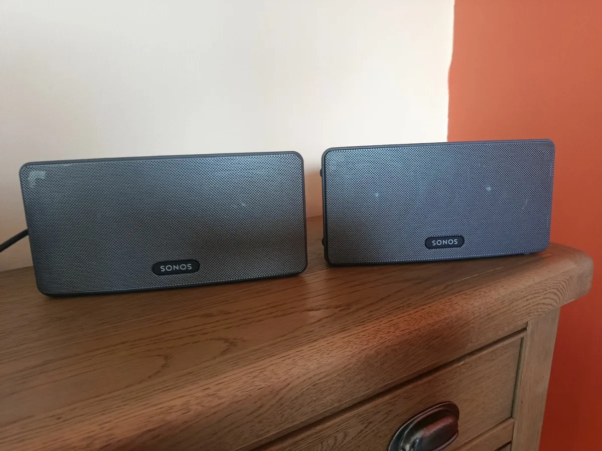 Pair of sonos speakers - Image 1